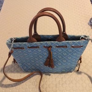 Dooney & Bourke inc purse